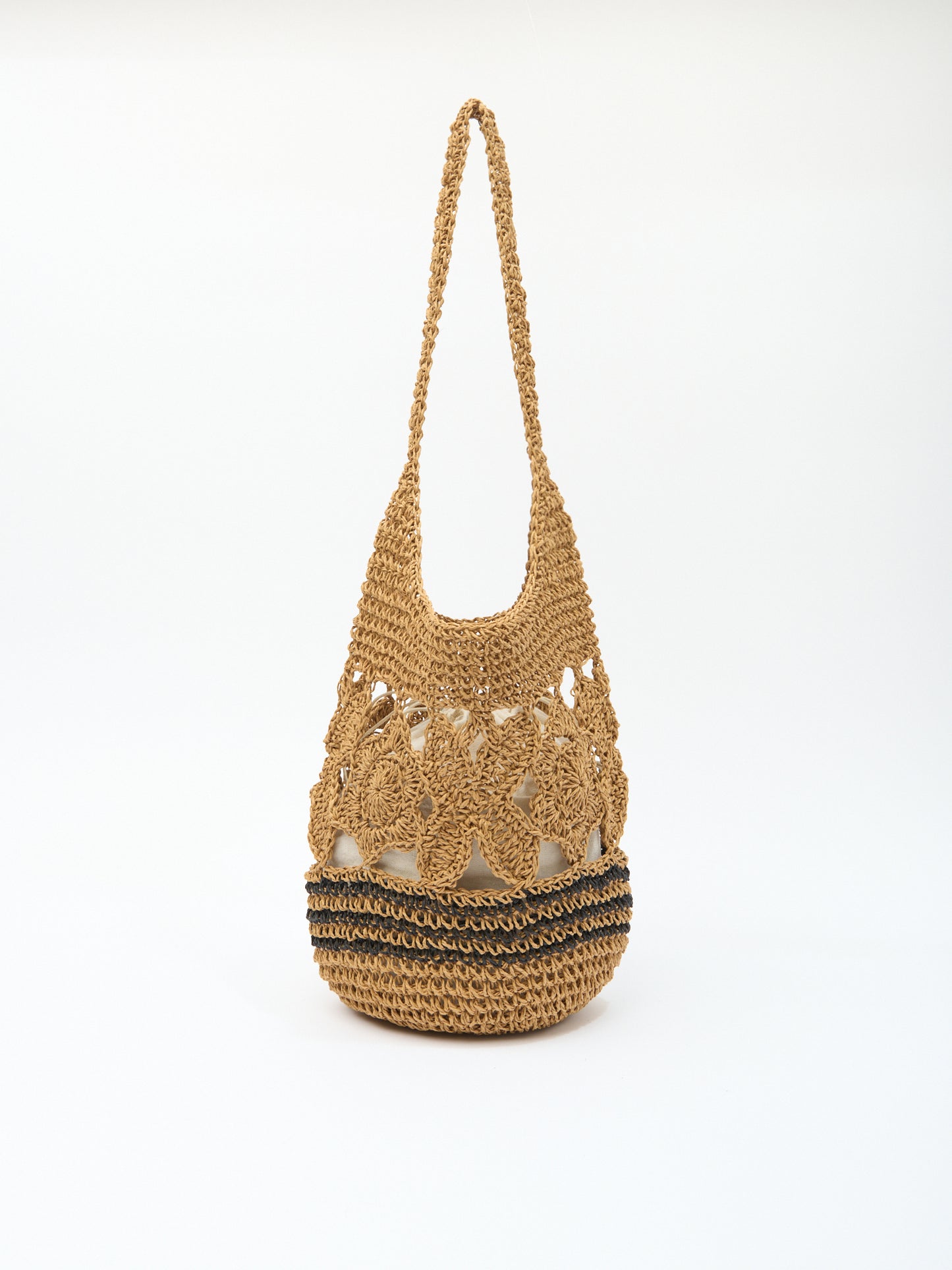 SHOULDER STRAW in natural and black
