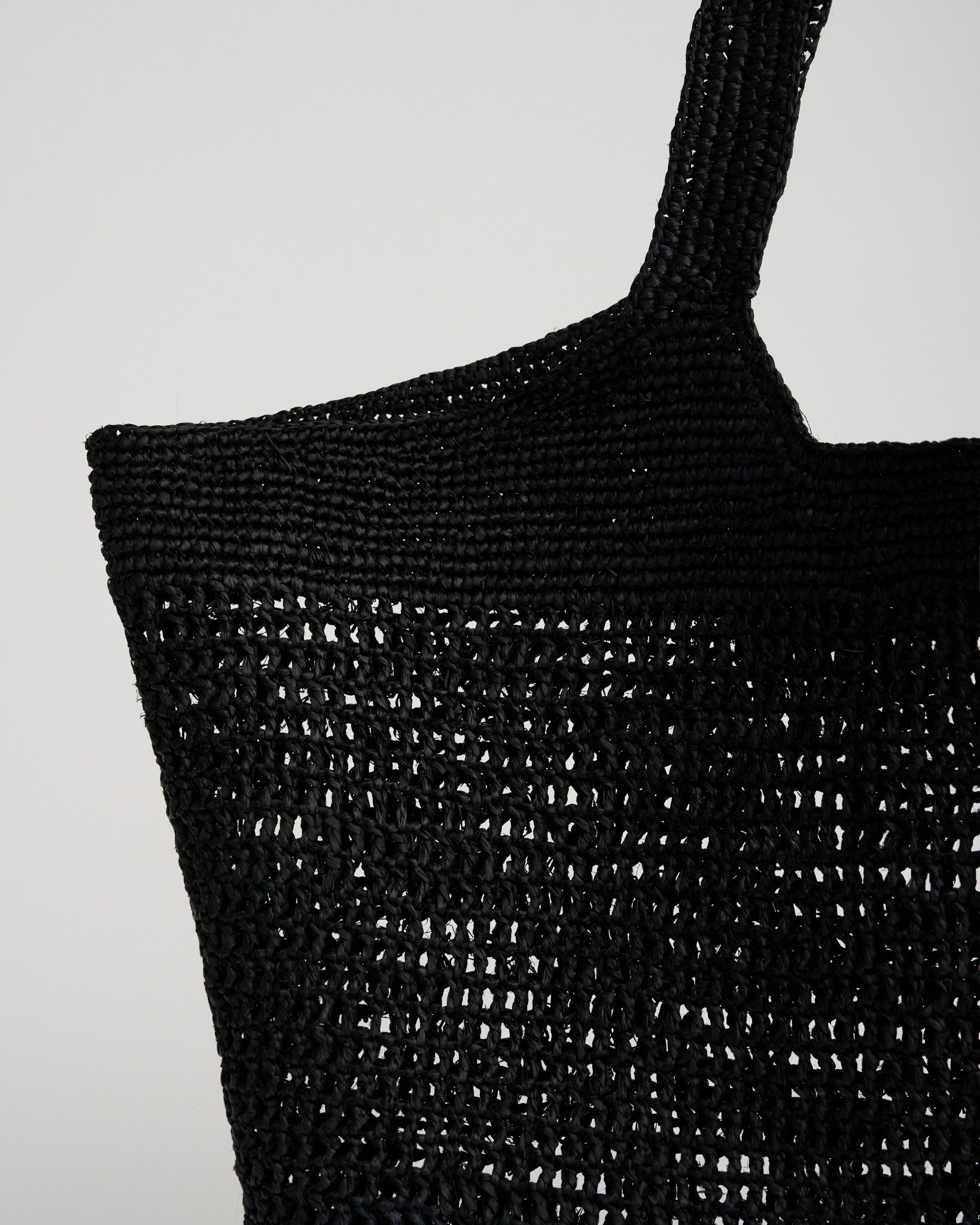 CITY SHOULDER TOTE BAG in black