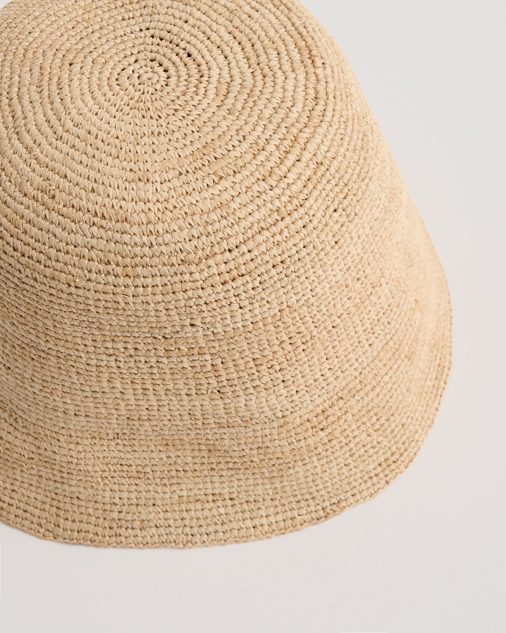 RAFFIA BUCKET HAT in natural