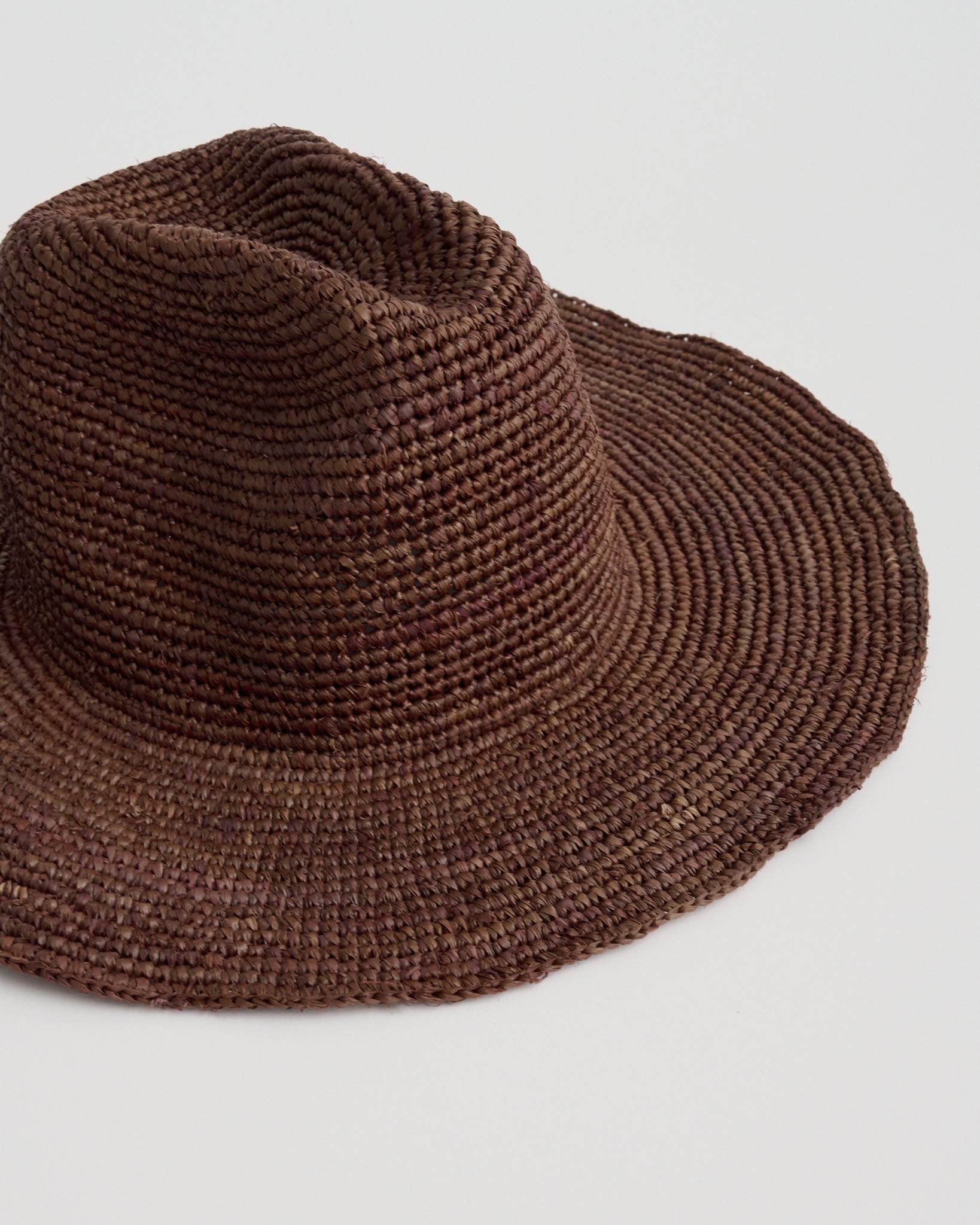 TEXAS RAFFIA HAT in coffee