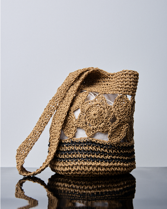SHOULDER STRAW in natural and black