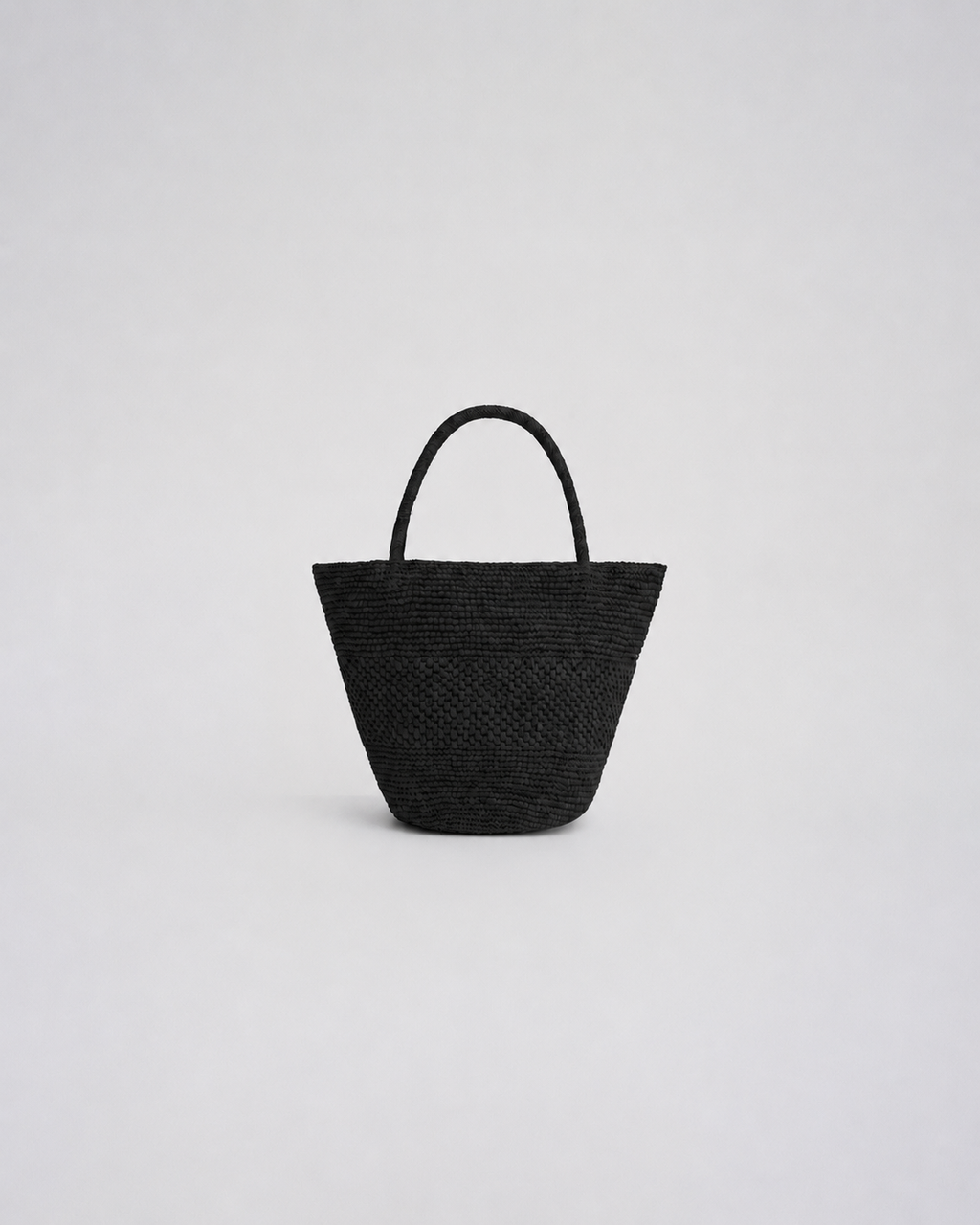BASKET TOTE in black
